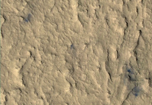 Enhanced-color HiRISE image of impact craters from MSL's ballast weights (NASA/JPL-Caltech)