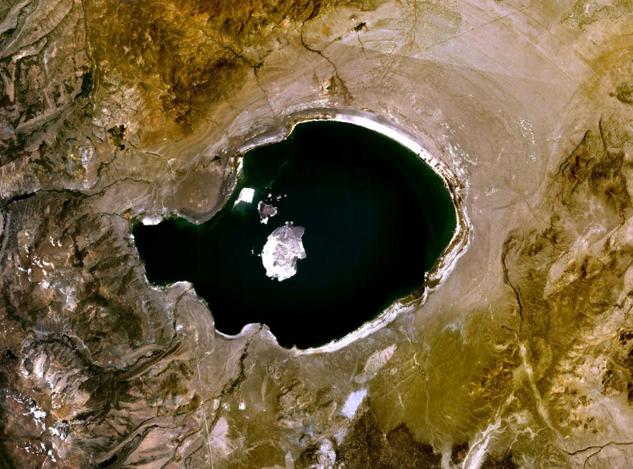 http://ut-images.s3.amazonaws.com/wp-content/uploads/2012/02/Wfm_mono_lake_landsat.jpg