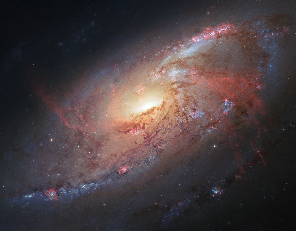 Messier 106. ©HST, NASA